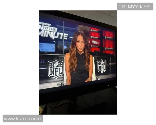 杜兰特与美女记者凯亚当斯视频互动邀请共赏比赛享烧烤乐趣